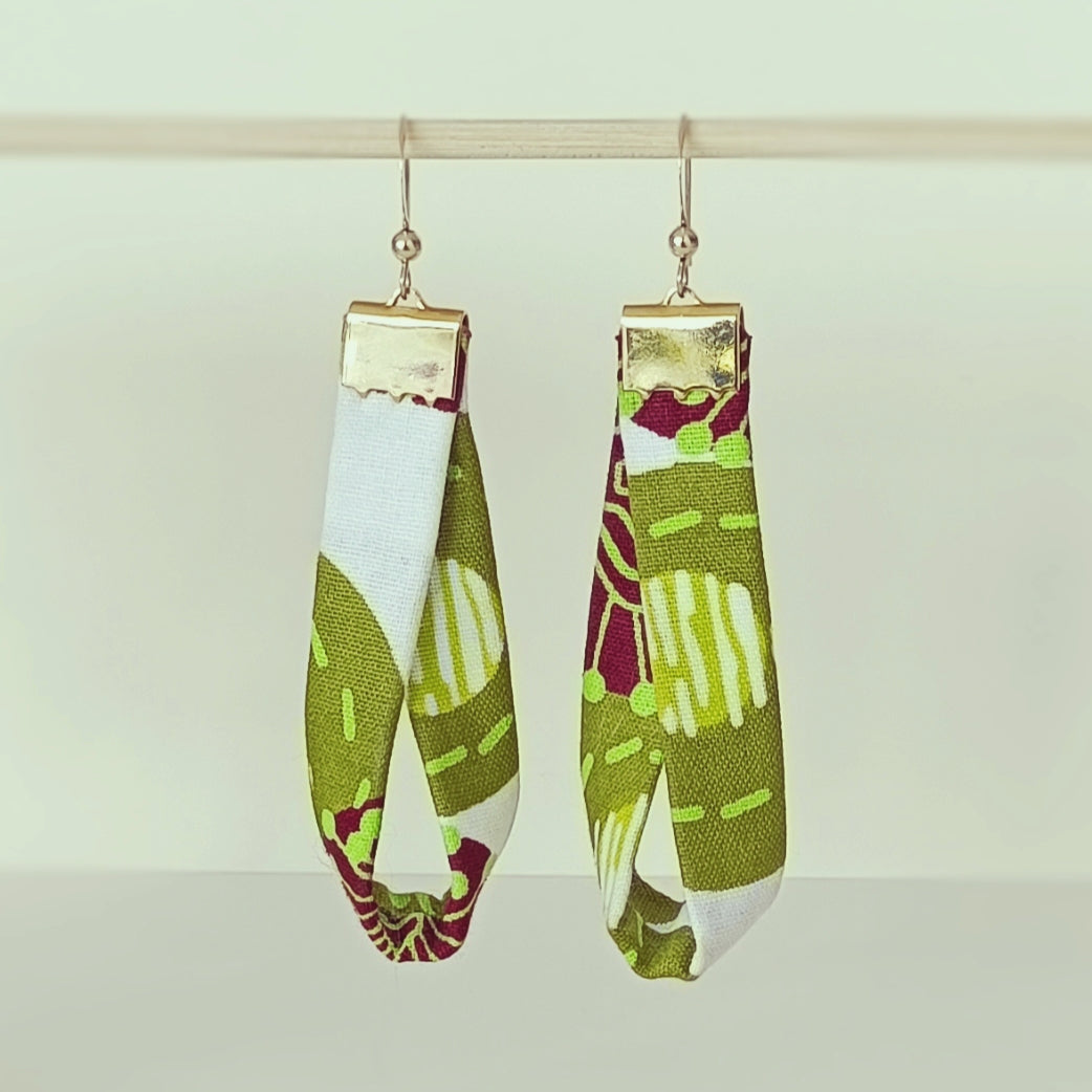 Boucles d'oreilles en tissu et or laminé