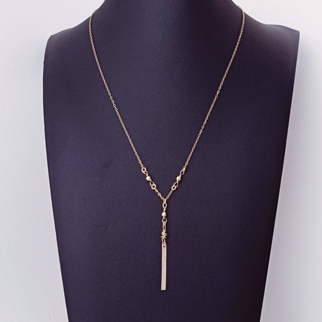 Collier Or laminé avec pendentif fait main et détails perles