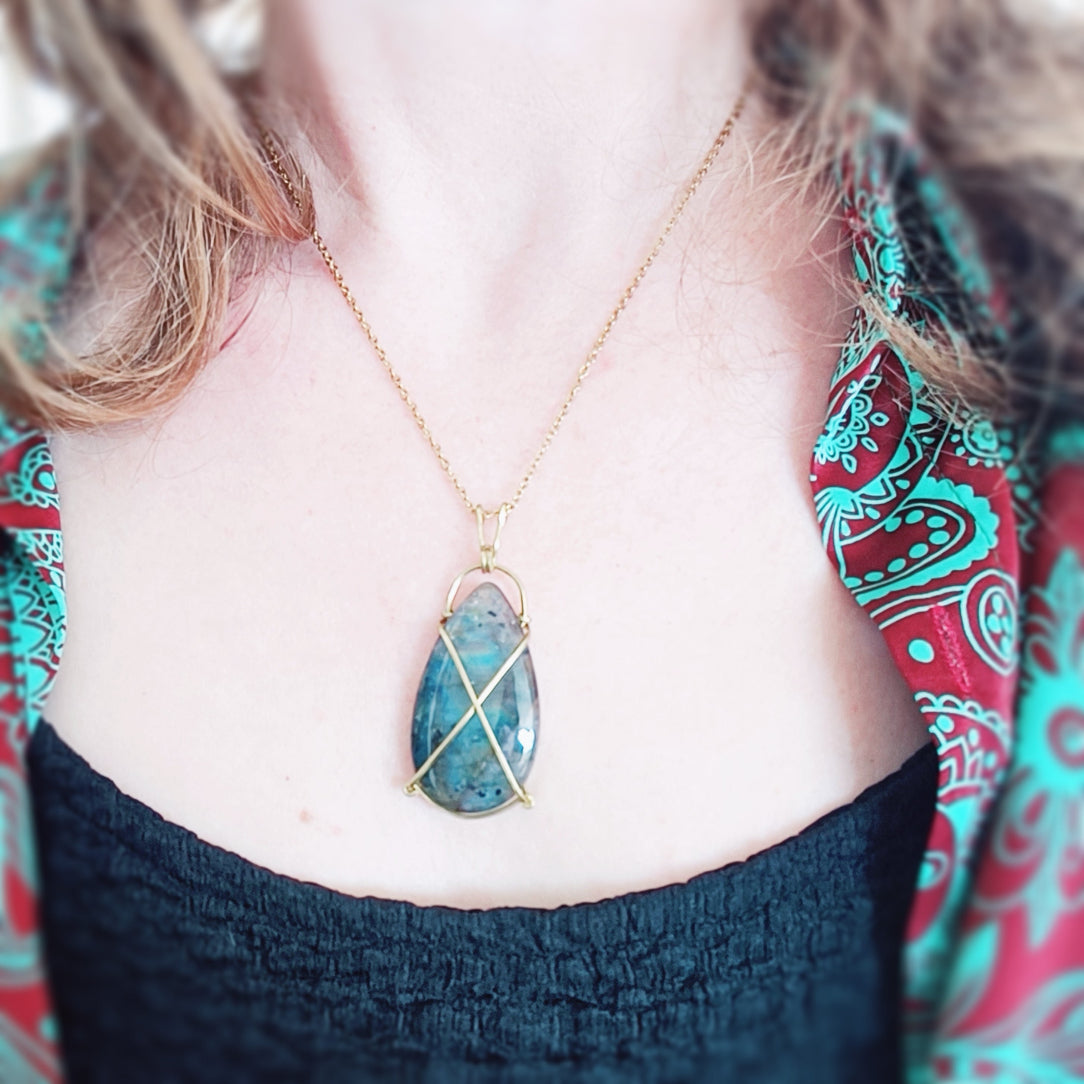 Collier LARA sur chaîne labradorite bleue