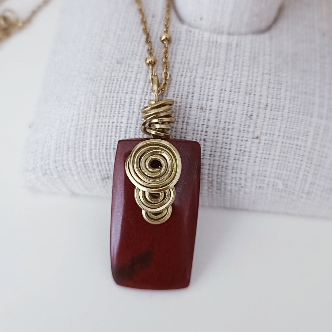 Pendentif tressé Jaspe Rouge