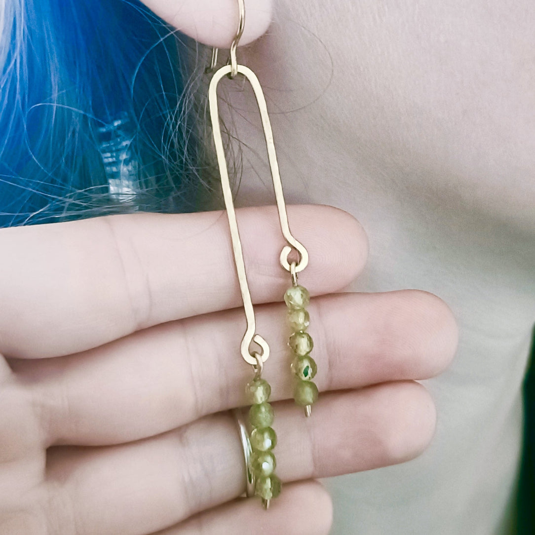 Boucles d'oreilles pendantes artisanat belge en laiton brut