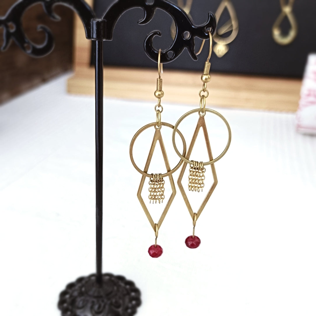 Boucles d'oreilles pendantes losanges bordeau