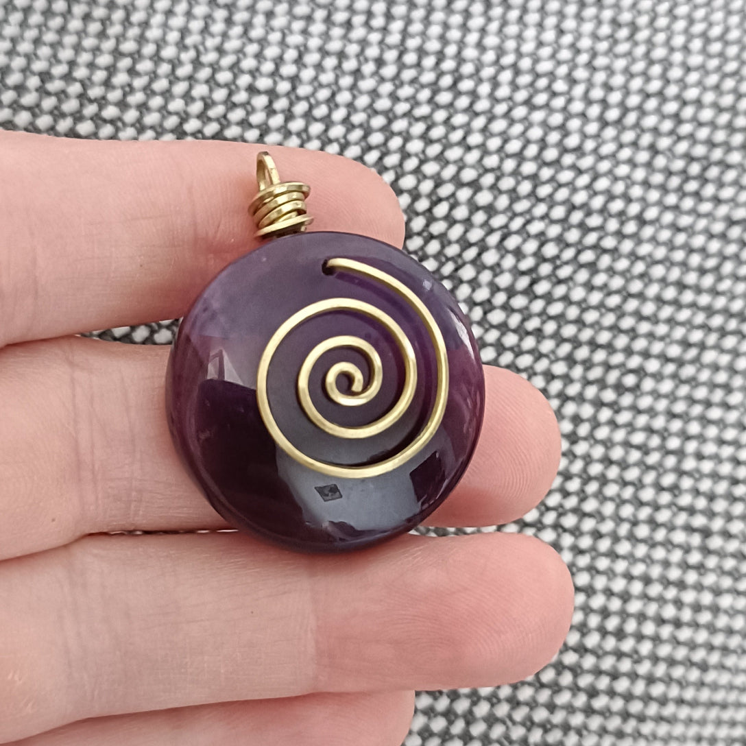 Pendentif wirewrapping original laiton brut et améthyste