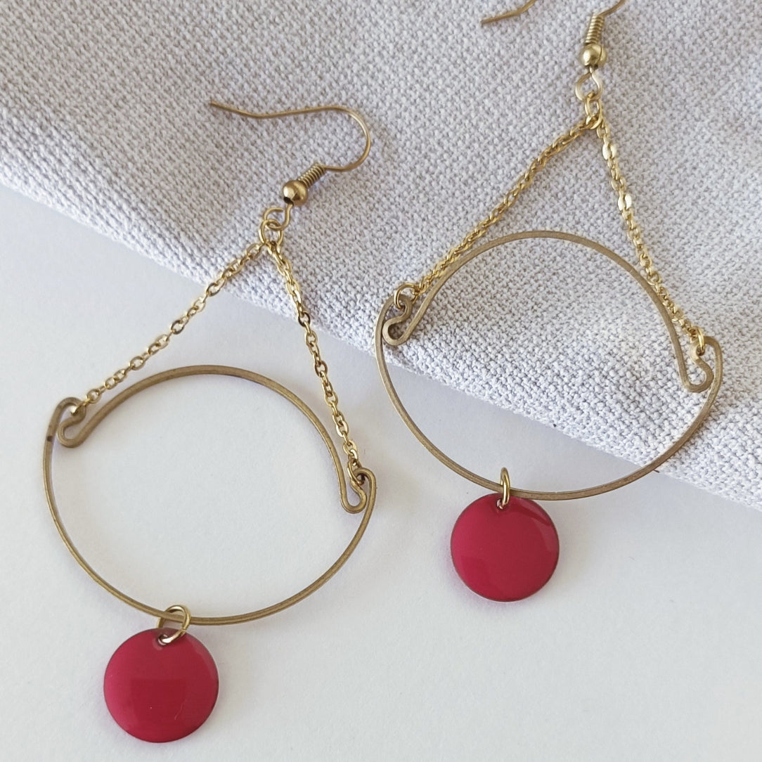 Boucles d'oreilles laiton brut éidées et sequin rose indien