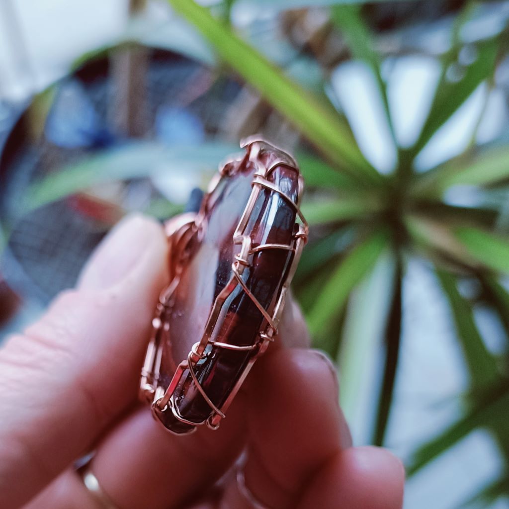 Vue de profil pendentif Joan